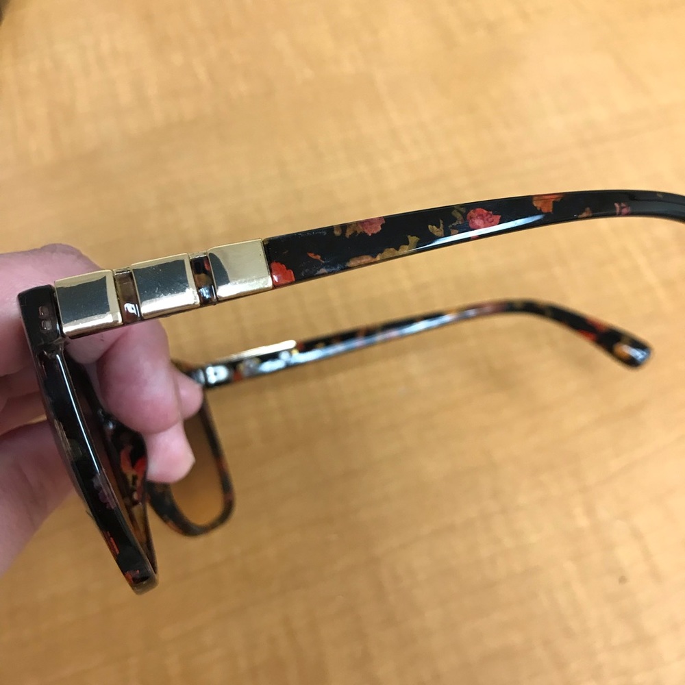 ❌SOLD❌NEW! Relativity sunglasses - Picture 2 of 4